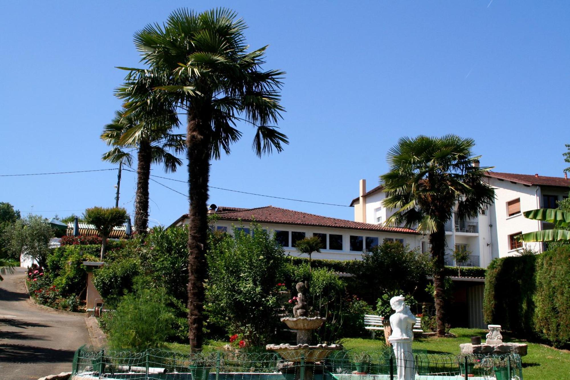 Hotel Aux Tauzins Montfort-en-Chalosse Exterior foto